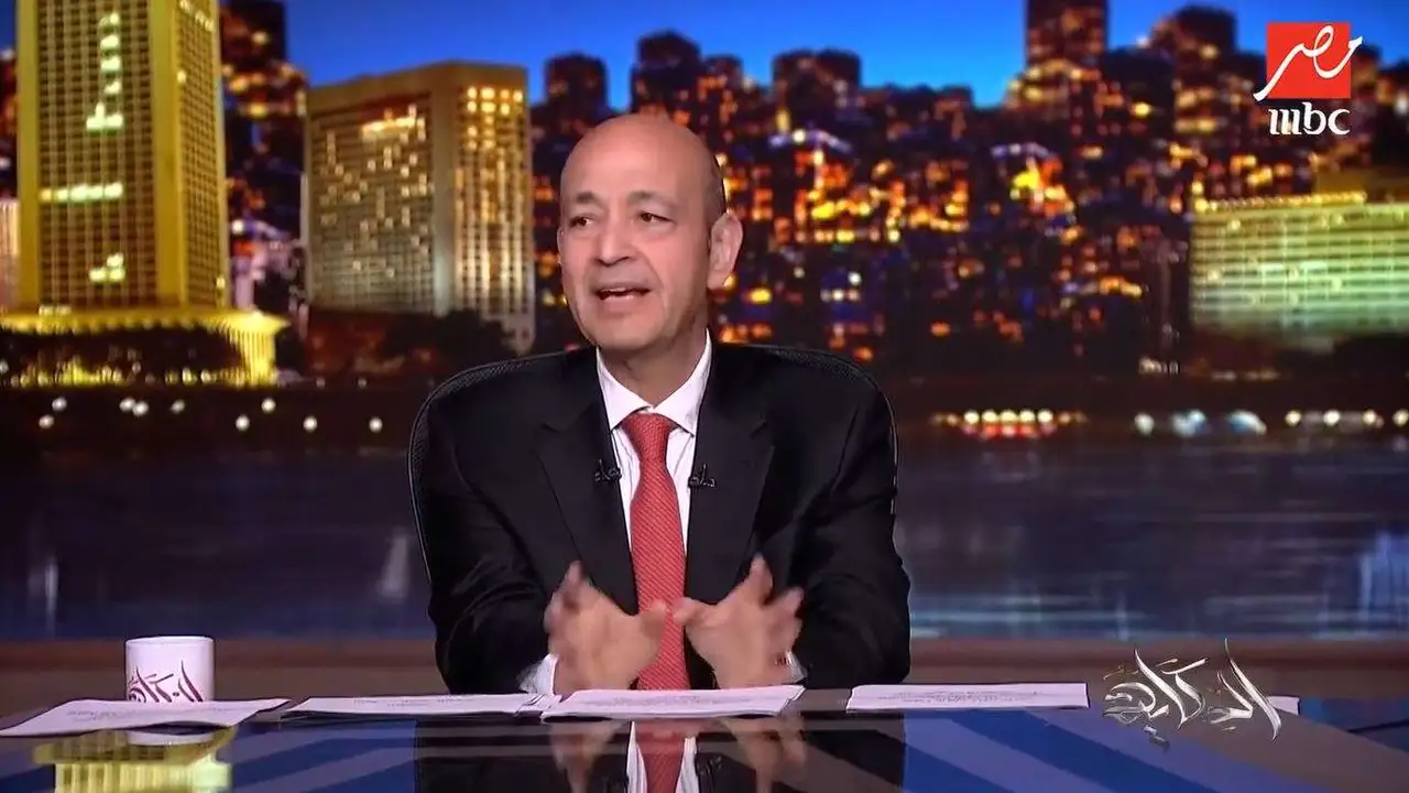 تجار العملة يرفعون سعر الدولار إلى مستويات تتراوح بين 60 و70 جنيهاً